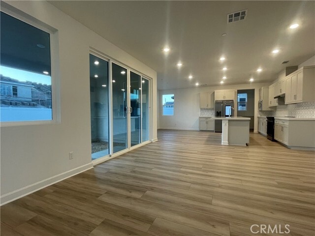 Primary Photo - 115 Metz Wy