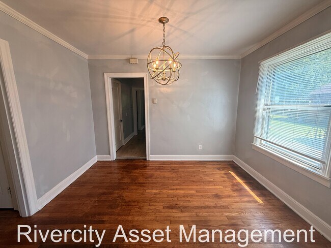 Building Photo - 2308 Larose Ave