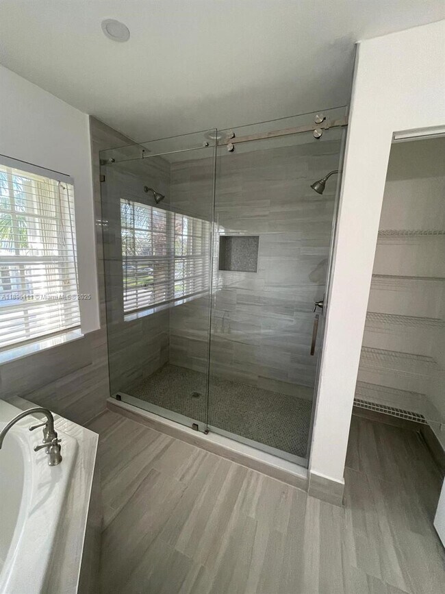 Building Photo - 17025 NW 20th St