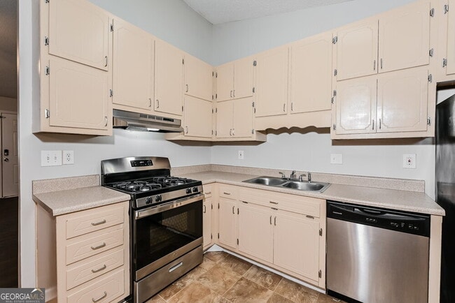 Building Photo - 5348 Kirk Dr