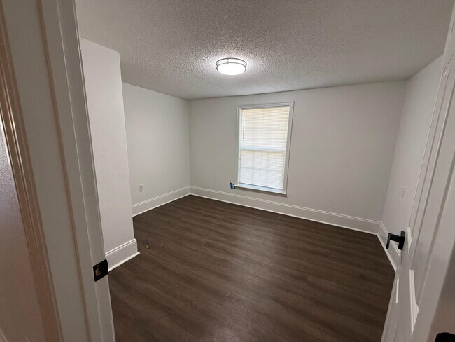 Building Photo - 17 Timberwood Ct