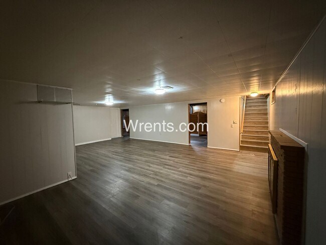 Building Photo - Now Available: Spacious 4-Bed, 2-Bath Home in Town & Country