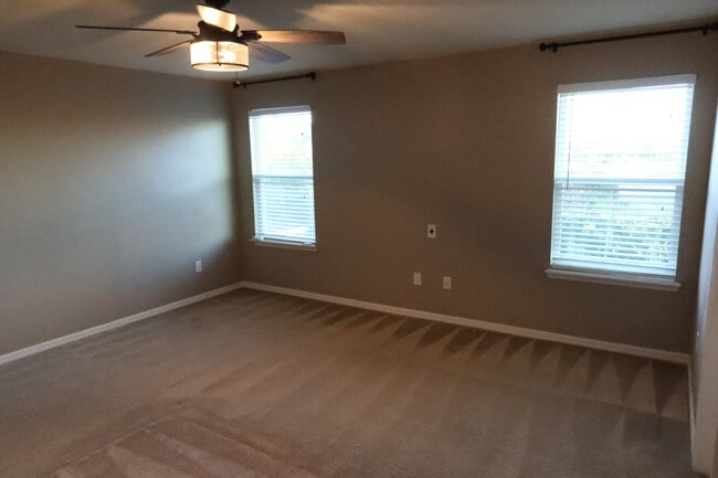 Building Photo - 14718 Fells Ln