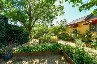 Building Photo - 4 Ramona Ave