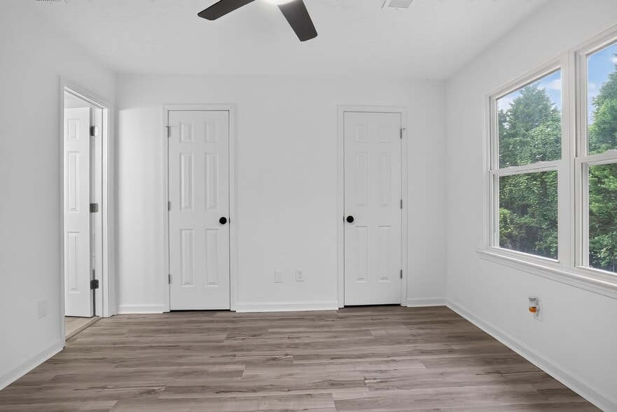 Building Photo - 2250 Kings Gate Cir SW