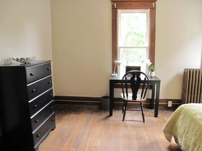 bed 3 - 409 Dryden Rd