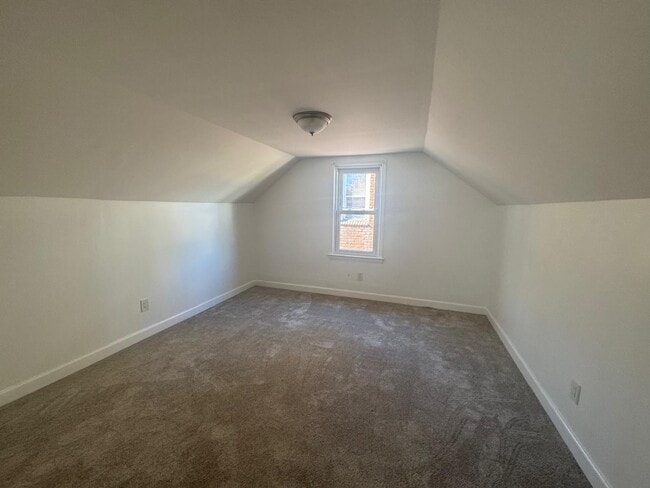 Building Photo - 15243 Eastwood St