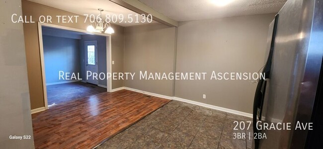 Building Photo - 207 Gracie Ave
