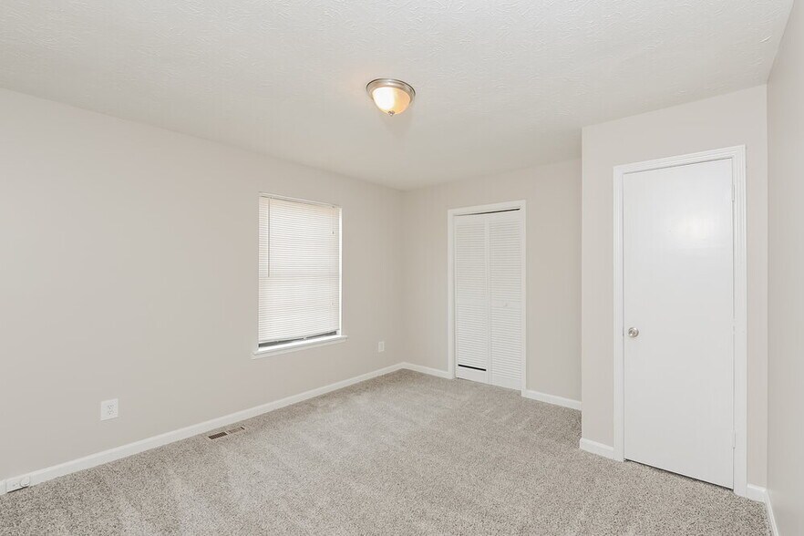 Building Photo - 2687 Del Ridge Dr