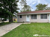 Building Photo - 910 E Railroad Ave