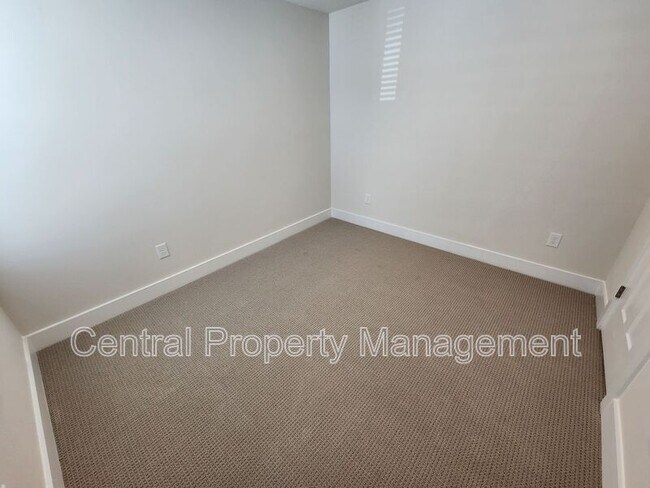 Building Photo - 112 Outback Dr