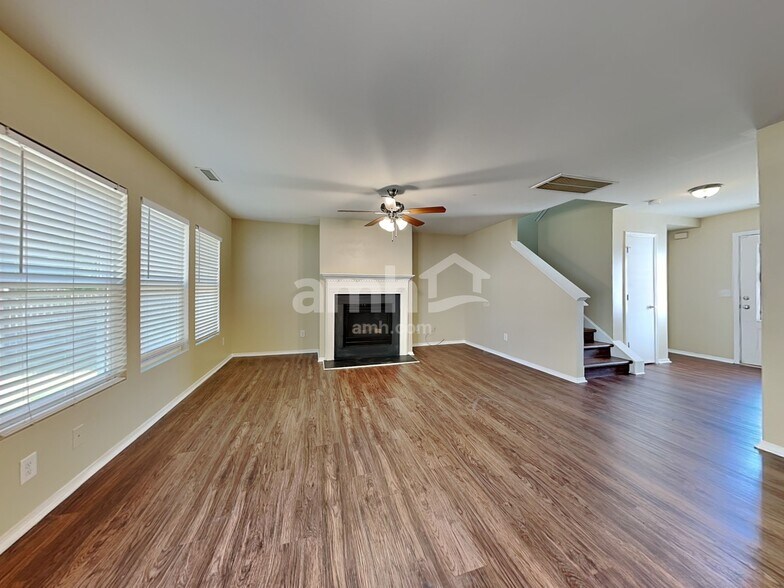 Building Photo - 503 Ravenstone Ln