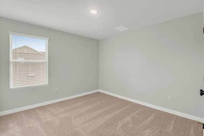 Building Photo - 8730 Thyme Mdw