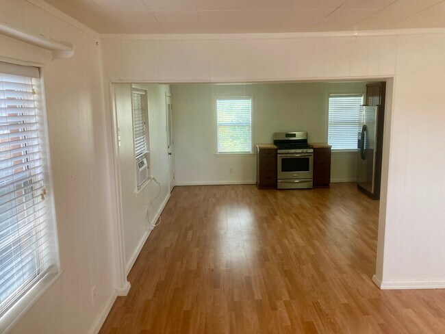 Building Photo - 6927 Avenue O