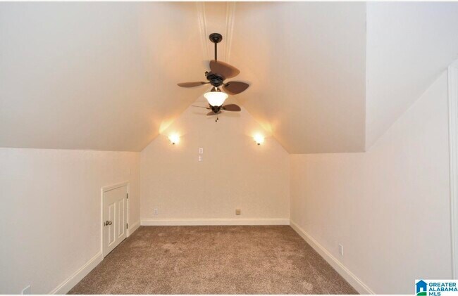 Building Photo - 107 Castlehill Dr