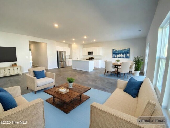 Building Photo - NEW PRICE REDUCTION!  LIKE NEW HOUSE!  DON'T MISS IT!
