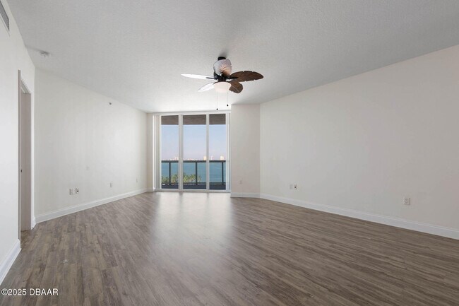 Building Photo - 241 Riverside Dr