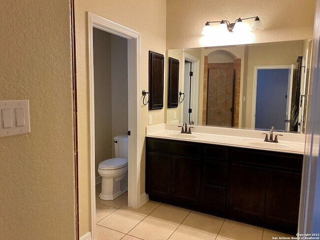 Building Photo - 8634 Shady Mountain