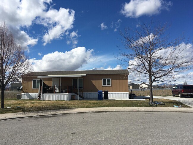 Building Photo - 1900 S 1100 W