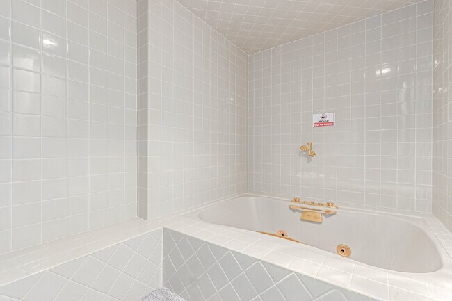 Building Photo - 3131 E Alameda Ave