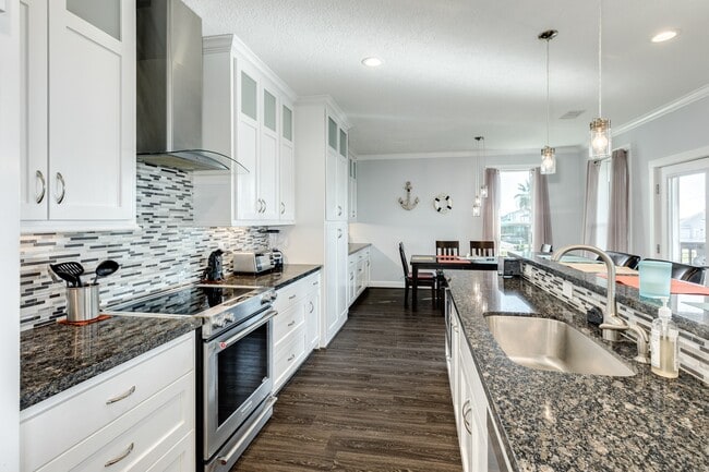 Building Photo - 12940 John Reynolds Rd