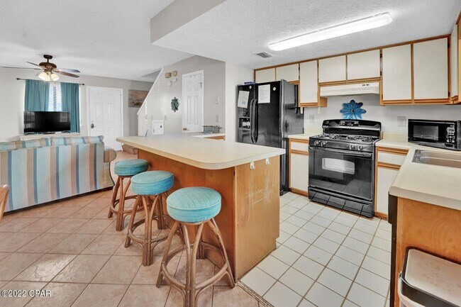 Building Photo - Fully Furnished, All Utilities, Townhome Panama City Beach