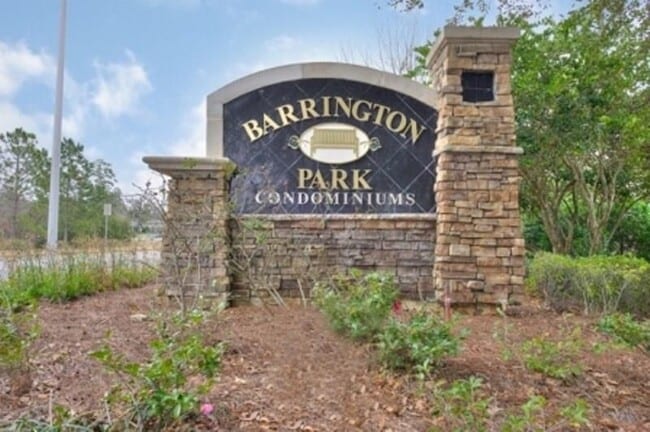 Building Photo - 2801 Chancellorsville Dr