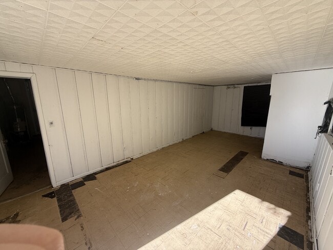 Building Photo - 804 E 6th