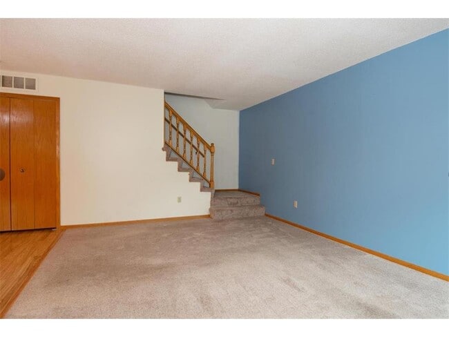 Building Photo - 5505 Orleans Ln N