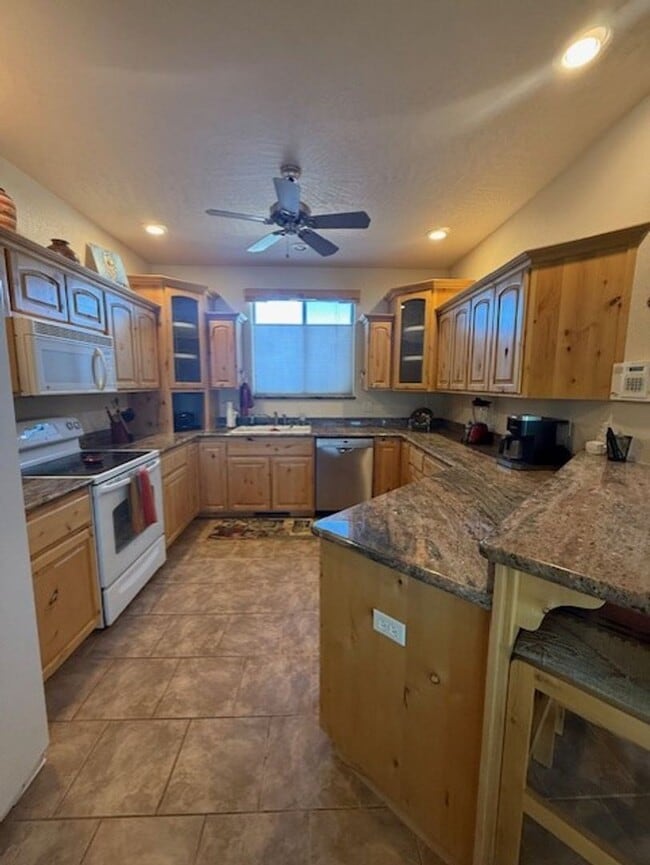 Building Photo - Long Term Vacation Rental Available Now - Fully Furnished In Verde Santa Fe on the golf course, B...
