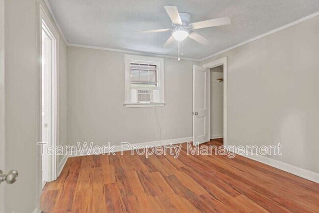 Building Photo - 3530 Admiral Dr
