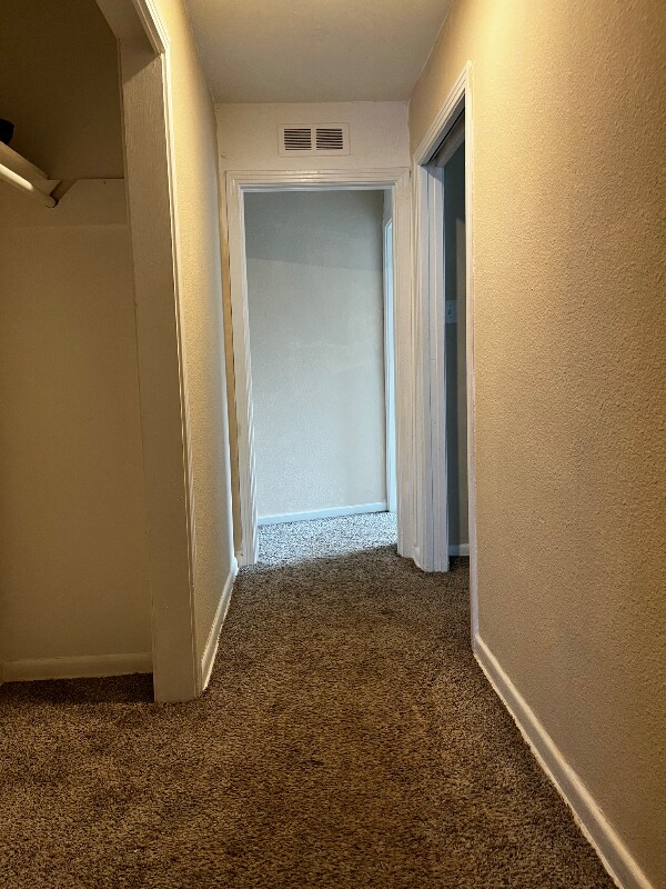 Building Photo - 618 Marchmont Ln