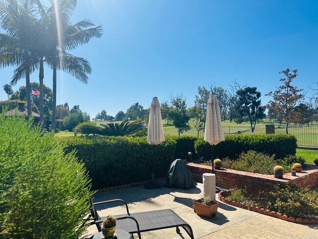 Building Photo - 3 bed single story home for rent  in  Shadowridge Community on the Greens