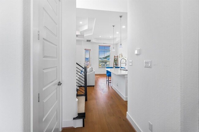 Building Photo - 303 Cartwheel Bend