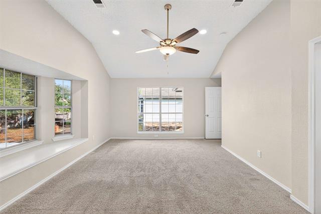 Building Photo - 2124 Newport Dr