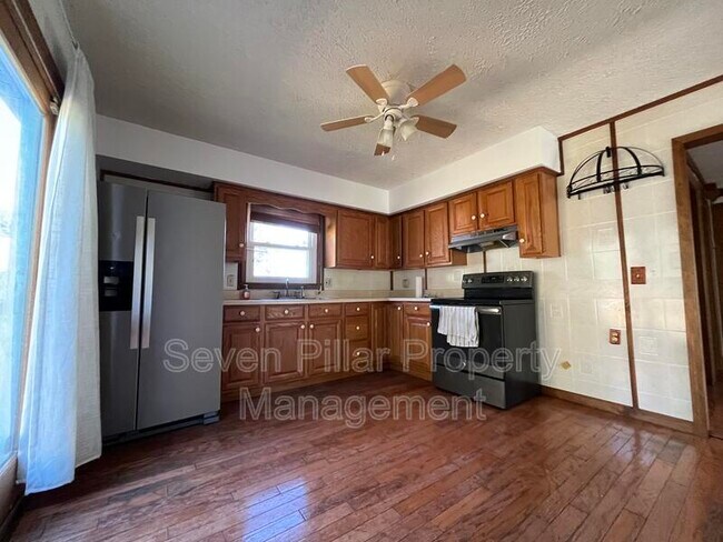 Building Photo - 9252 Mink St SW