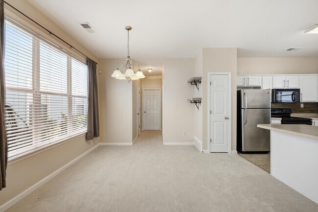 Building Photo - 1277 Island Pl E