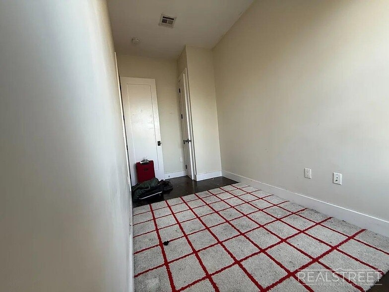 Building Photo - Arnold Avenue