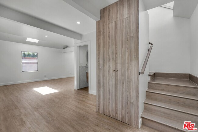 Building Photo - 825 San Miguel Ave