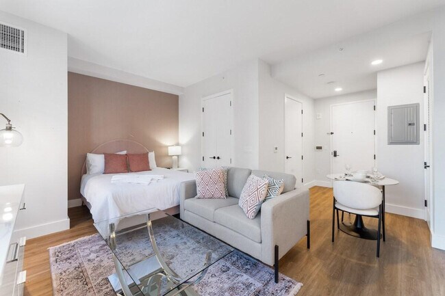 Building Photo - 2266 Cropsey Ave