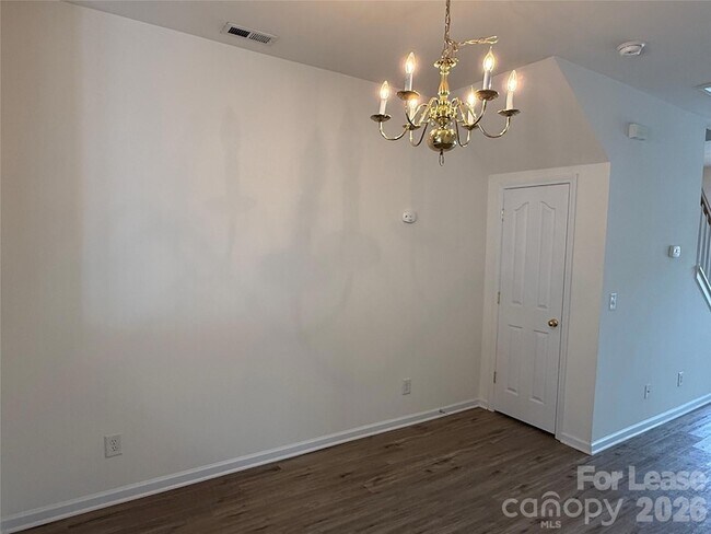 Building Photo - 6918 Creft Cir