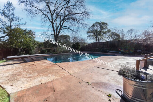Building Photo - 2815 Stanford Ln