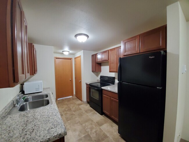 Building Photo - 929 W Linden St