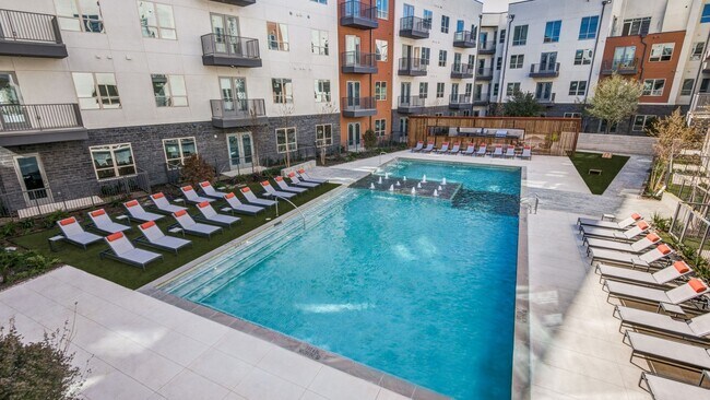 Building Photo - 13505 Inwood Rd