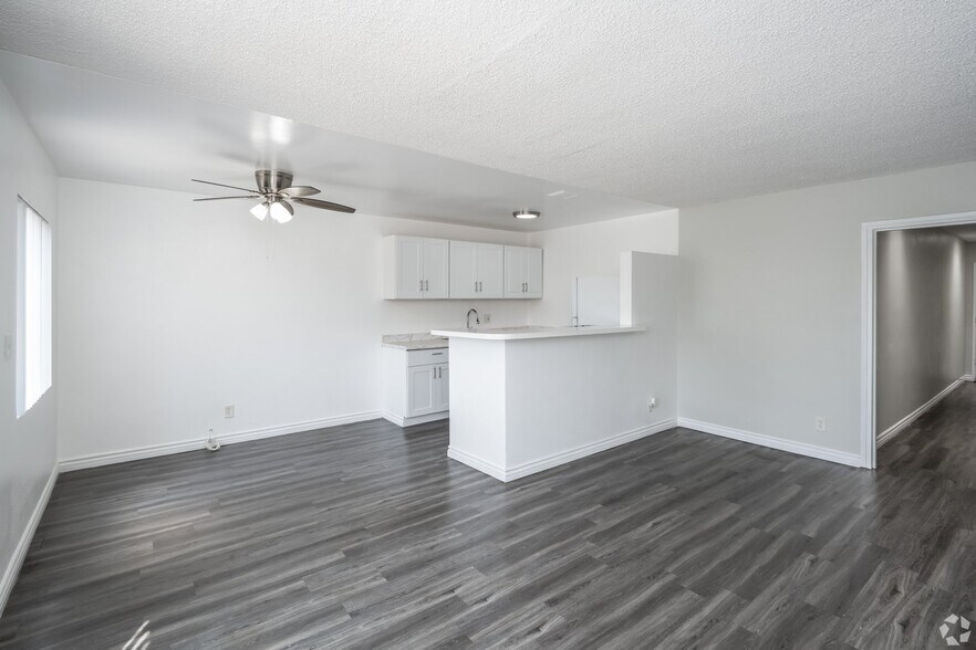 Building Photo - 4737 S Slauson Ave