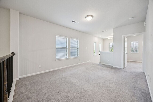 Building Photo - 13721 Parkline Wy