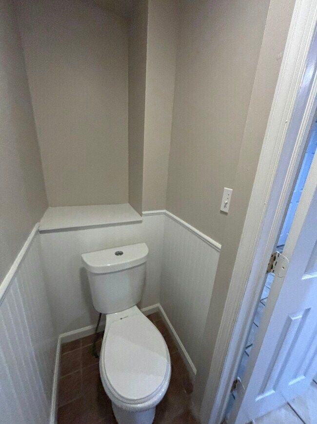 Building Photo - 165 Sharpe St