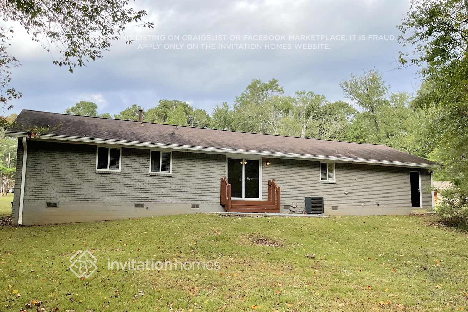Building Photo - 2045 Devore Dr SW