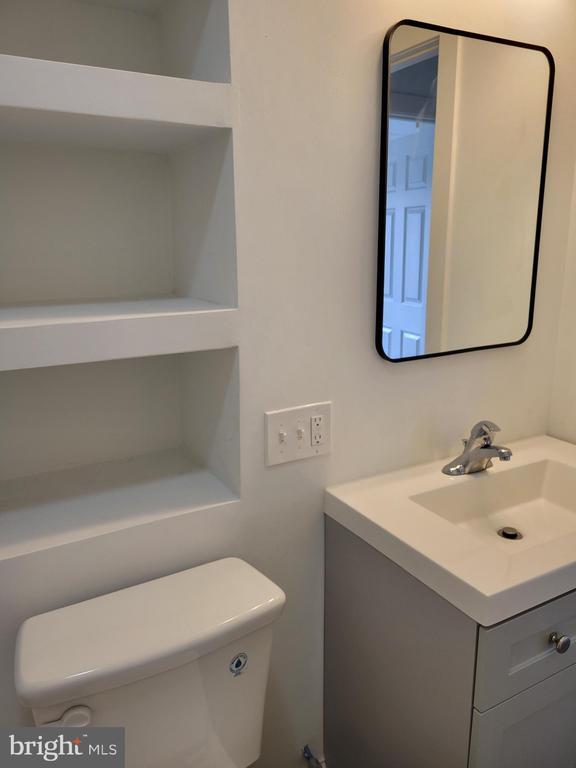 Building Photo - 1801 S Main St