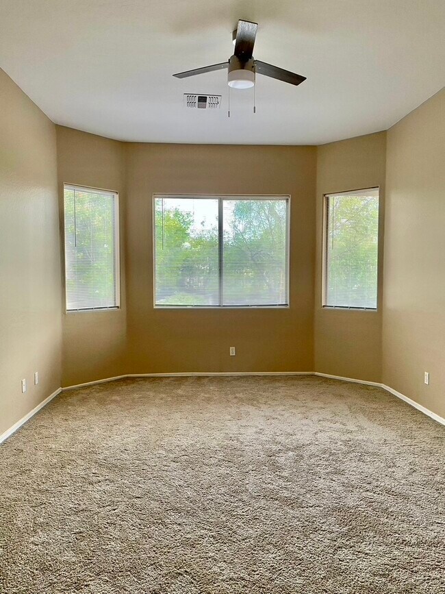 Building Photo - 2916 W Windsong Dr